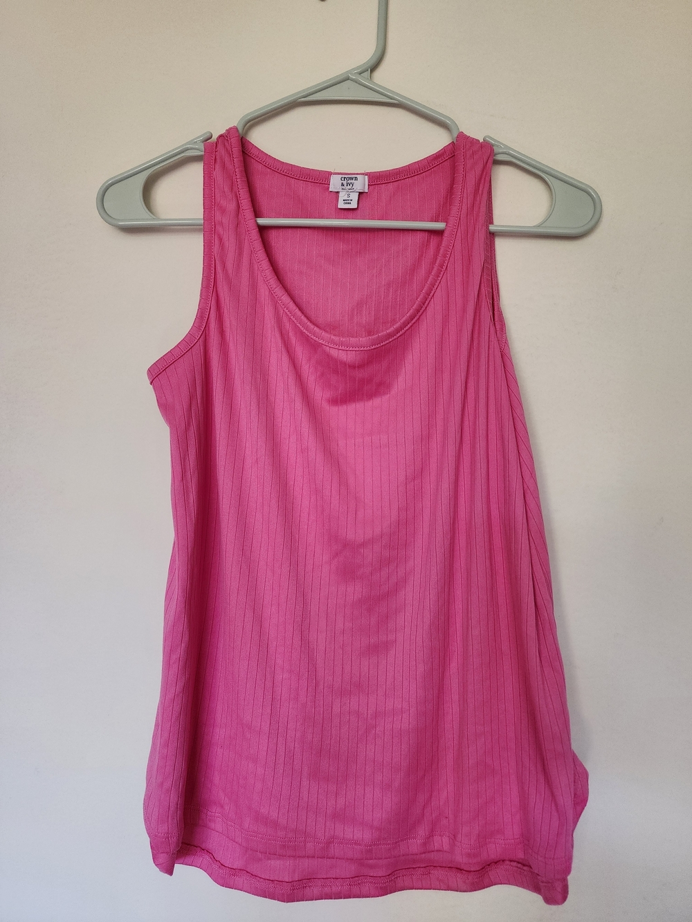 crown & ivy Hot Pink Ribbed Scoop Tank